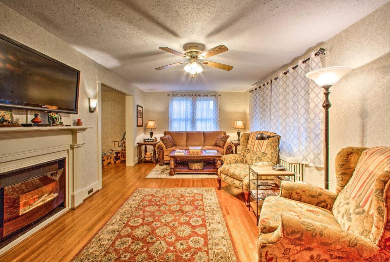 Whimsical Lancaster House With Porch Near Amish Farmヴィラ エクステリア 写真