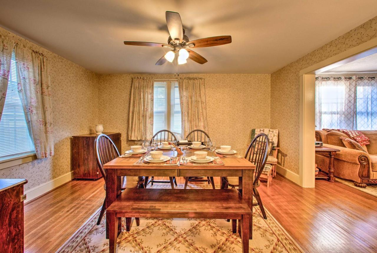 Whimsical Lancaster House With Porch Near Amish Farmヴィラ エクステリア 写真